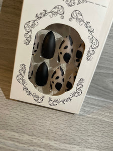 Press on nails