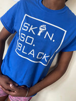 Load image into Gallery viewer, skin so black box tee unisex
