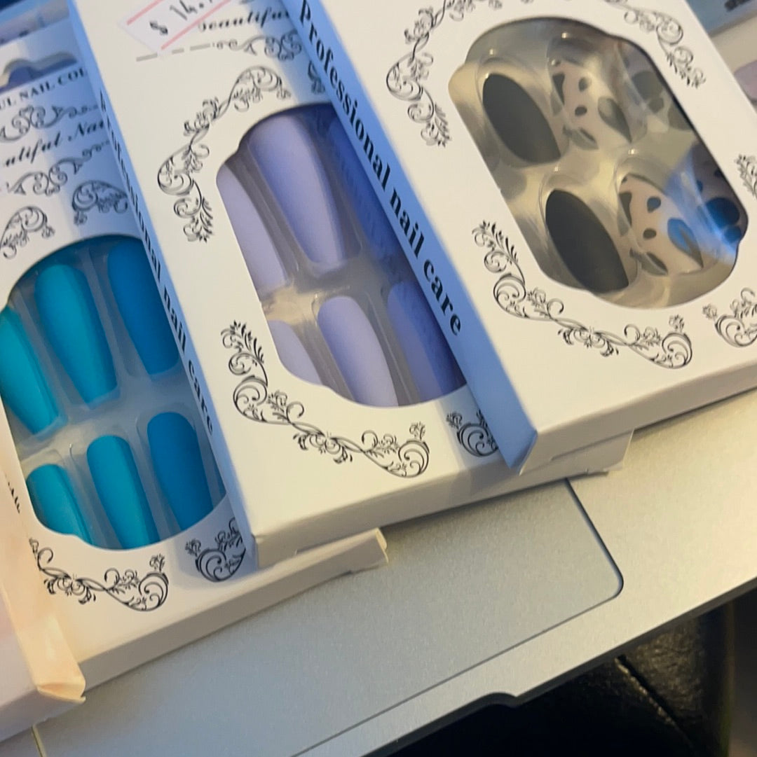 Press on nails
