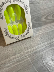 Press on nails
