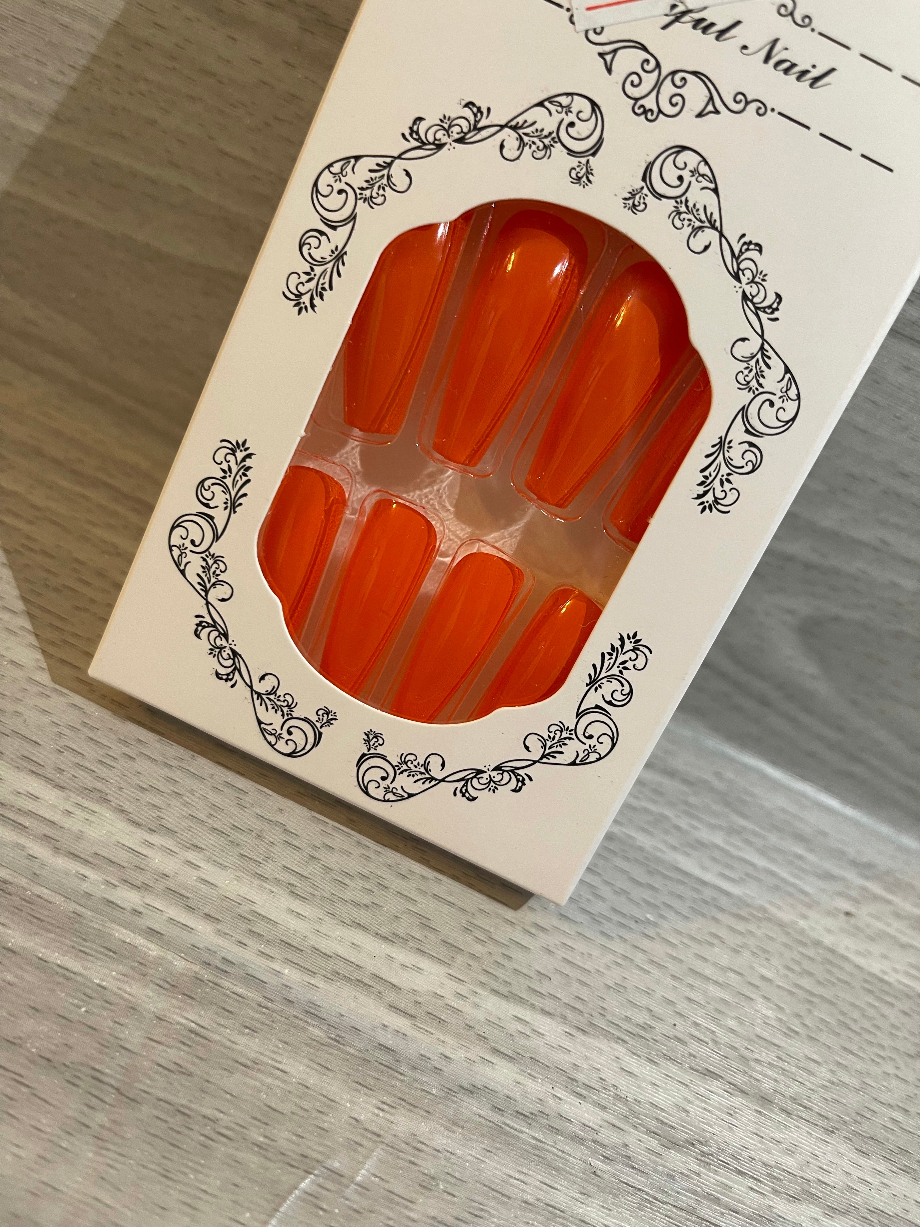Press on nails