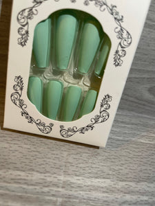 Press on nails