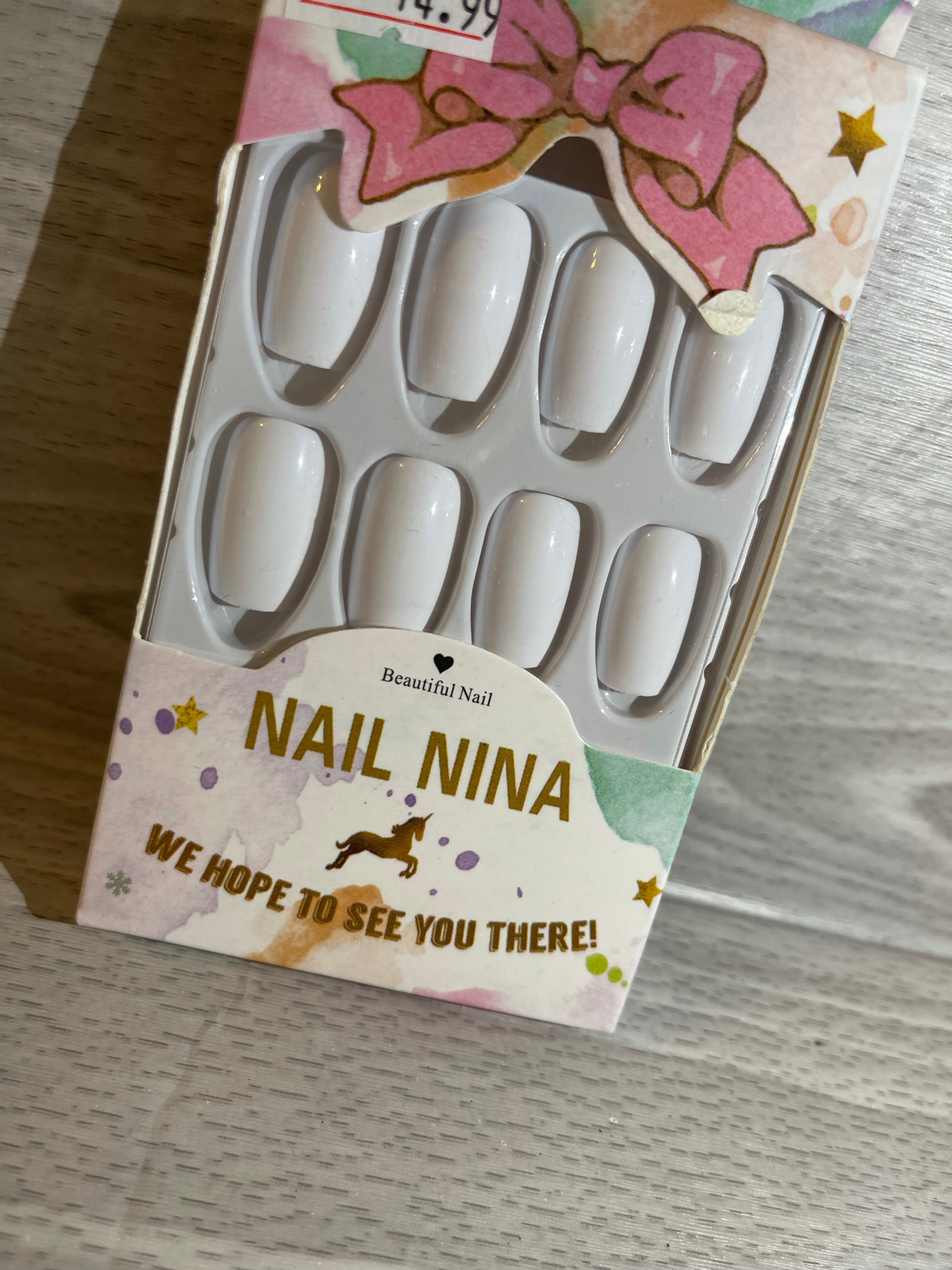 Press on nails