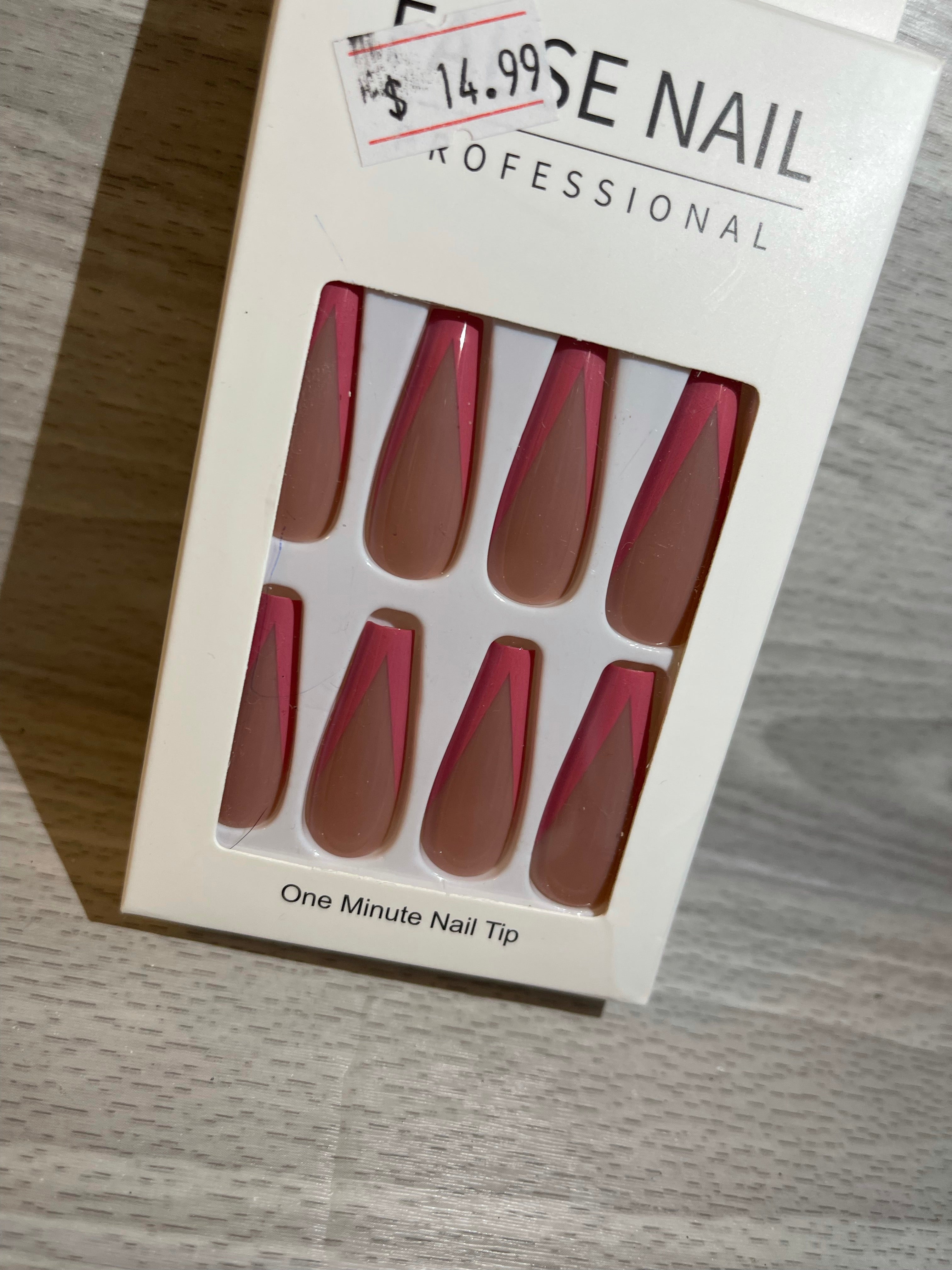 Press on nails