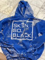 Load image into Gallery viewer, YOUTH CLASSIC SKIN.SO.BLACK HOODIE
